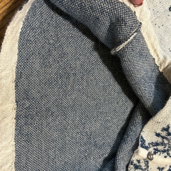 Intiwara Baby Alpaca Blue & Ivory Button down cardigan - Picture 9 of 12